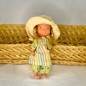 Vintage 1975 KTC ~ Holly Hobbie Friend Amy 6" Knickerbocker Doll w/Sun hat